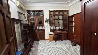 Cho thuê nhà Ngọc Hà 40m², 3 tầng, 4 phòng ngủ, chỉ 11 triệu/tháng