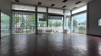 MẶT BẰNG 500M2 Q7 ĐẬU XE VÔ TƯ