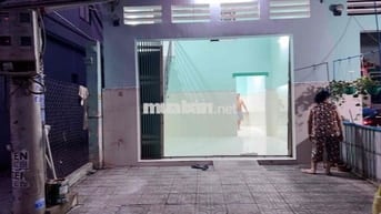 nhà 1 chệch 1 lầu mặt tiền đường cây me 5tr
