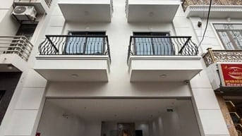 Cho thuê tầng 1, DT 40m2, ngõ ô tô tránh phố Tứ Liên, Tây Hồ 