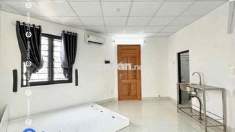 PHÒNG FULL NỘI THẤT CỬA SỔ TRỜI GẦN CÔNG THƯƠNG & VĂN HIẾN