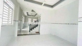 Cho thuê nhà đường ô tô Lê Văn Chí 2PN 4WC giá 10tr/th