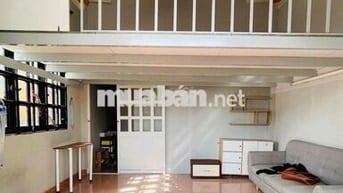 Phòng sát đường 2 trường thọ 40m2 có gác sẵn  sofa tủ bếp 4,5tr