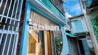 NHÀ LẦU GIÁ RẺ HẺM 90 HÙNG VƯƠNG - P,NINH KIỀU