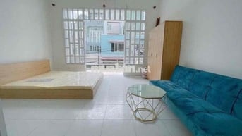 Phòng ban công lớn 30m2 Âu Dương Lân kế Sư Phạm Q5