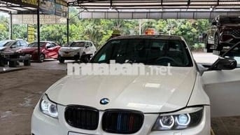 BMW 3 Series Trắng 5 chỗ