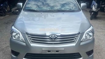 Toyota Innova E 2012 Số sàn Bạc