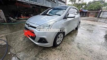 Hyundai Grand i10 Hatchback 5 chỗ màu Bạc