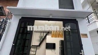 1.88TY có ngay nhà 2 tầng trung tâm ngã tư hàng xanh