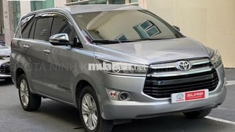 Toyota Innova 2.0V AT 2017 Bạc 37.000 km