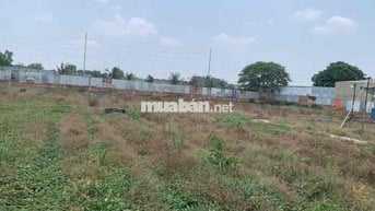 cho thuê xưởng rộng 4000m2 có xưởng 200m2 nhà ở điện 3 pha xe tải rẻ