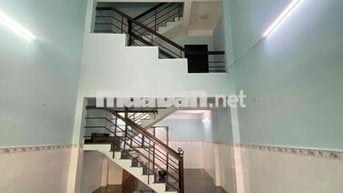 nhà 4 x 14, đúc 1 lửng , 1 lầu , 3pn , 3wc. chốt 10tr/ tháng