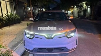 Vinfast VF8 Lux Plus 2024 Xám nóc bạc