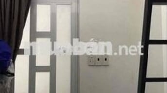 phòng có gác lửng, lối đi riêng, giờ giắc tự do