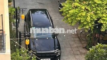 Ford Everest Titanium Đen