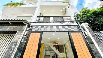 Nhà vuông vức 2 lầu đúc hẻm xe hơi Trường Chinh