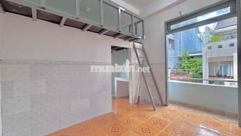 PHÒNG TRỌ GÁC BAN CÔNG/ CỬA SỔ GẦN ĐẠI HỌC VĂN HIẾN