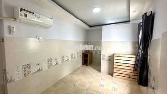 nhà nc mới tr 2 lầu 2pn 3vs thích quảng Đức p4 q,Phú nhuận