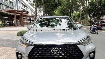 Toyota Veloz Cross 1.5 CVT 2024 Bạc 7 chỗ như mới