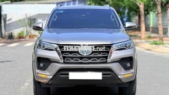 Toyota Fortuner 2021 2.4G AT máy dầu số tự động