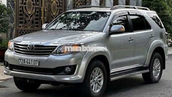 Toyota Fortuner 2012 Số sàn Bạc