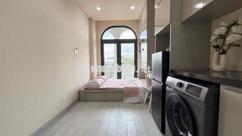 STUDIO BAN CÔNG THOÁNG NẰM NGAY GẦN PHÚ MỸ HƯNG VÀ TDTU TIỆN QUA Q1