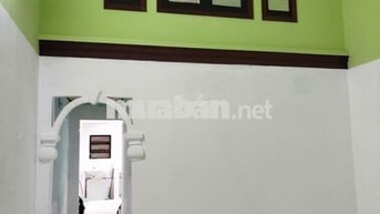 Cho thuê nhà chính chủ - điện nước chính. DT: (4*12)m2, có gác lửng.