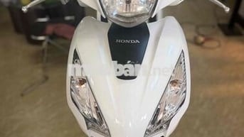 Honda Vision Trắng Xăng