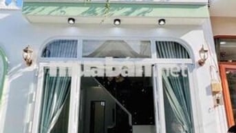 Nhà Đúc 2 Tầng 3PN Giáp Q12 – Xe Hơi Tận Nhà – Nhỉnh 1 Tỷ