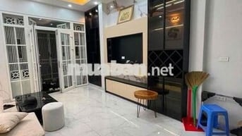 Chỉ 13 triệu – Nhà nguyên căn Cầu Giấy 4T 3PN, nội thất đẹp, Ở ngay.