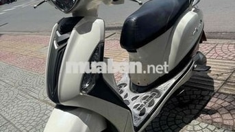 Yamaha Grande Trắng