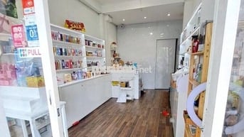 MẶT TIỀN  3m x 8m mặt tiền Đường 3 Tháng 2 Quận 10 chỉ 10 tr/tháng