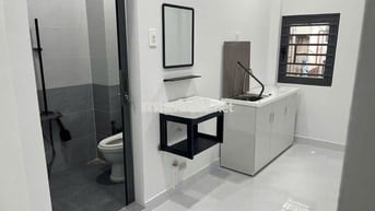 CHO THUÊ PHÒNG MỚI XÂY Ở LÝ THÁI TỔ TRUNG TÂM QUẬN 10 