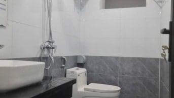 Thiện chí bán nhà ngõ Gốc Đề, giá 17.5 tỷ, 63m2x5T, KD lớn 