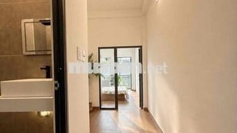 Căn Hộ 1 Phòng Ngủ  ... Ngay Đại Học Huflit ... Sát Vách Vạn Hạnh Mall
