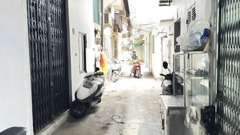 Cho thuê nhà ngõ 20 Cát Linh, DTSD 90m2, 3 tầng