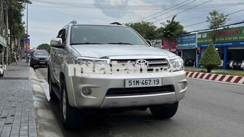 Toyota Fortuner 2011 máy dầu số sàn