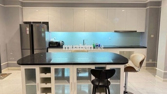 Chính chủ bán căn hộ 3PN Vinhomes Central Park Central 1 view sông đẹp