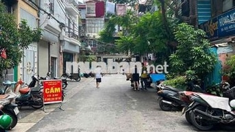 Bán tập thể phố Lò Đúc 50m2 Tầng 3 giá 2.5 tỷ 2 thoáng đẹp full nội th