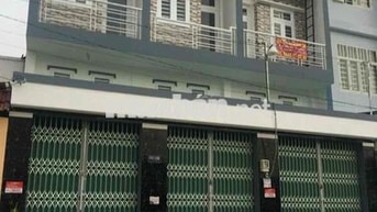 Nhà dtsd 60m , 3 tầng ,đường 24m , điện nước riêng
