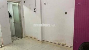cho thuê phòng giá rẻ đoàn văn bơ q4
