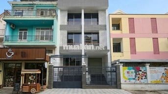 BIỆT THỰ CHO THUÊ - 134D Huỳnh Văn Bánh P.14 Q.PN- 8x18m -CÓ THANG MÁY
