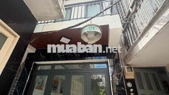 3 tầng 3 phòng ngủ , ko dính quy hoạch giá 2t88 còn thương lượng
