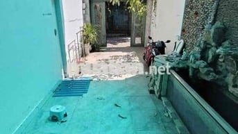 CHO THUÊ NHÀ SÁT QL13 ĐỐI DIỆN VẠN PHÚC CITI, SÂN ĐẬU OTO TRONG NHÀ
