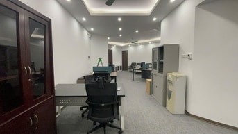 Bán căn hộ chung Vip Hoàng Đạo Thúy khu THNC mặt đường diện tích: 119m