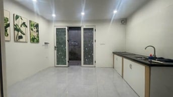 Nhà riêng cấp 4 ngõ 70 phố mai động dt35m2x1 tầng giá 5tr 