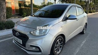 Hyundai i10 Số sàn Bạc
