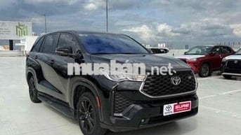 Toyota Innova Cross 2.0V 2025 Đen Ghế da
