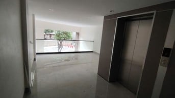Cho thuê nhà mặt đường Nguyễn Văn Viên (cầu Vĩnh Tuy) phía gần Time-Ci