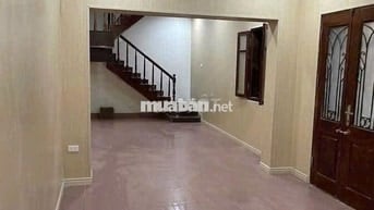 Cho thuê nhà riêng phố Hàng Chuối - 45m2 -3 ngủ
